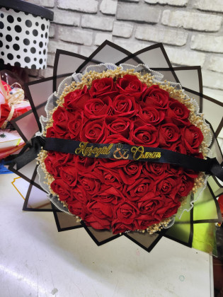 41 Yapay Kırmızı Gülden buket